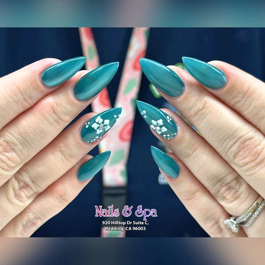 Nail & spa